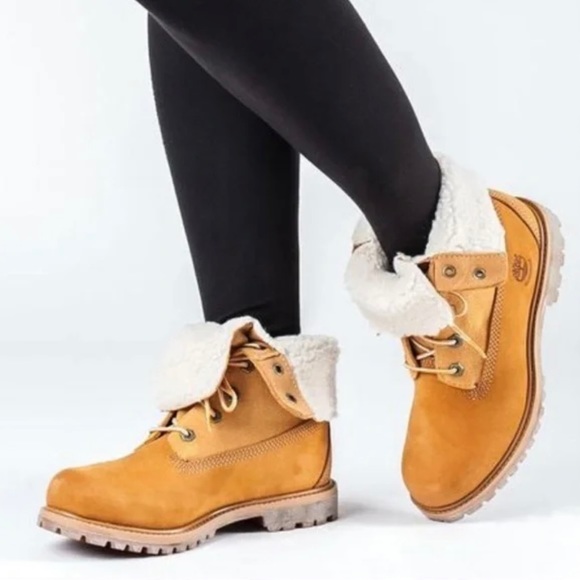 Like New Women’s Size 5.5 (Euro Size 36) Timberland Jayne Fleece Fold-down Boots - Picture 2 of 14